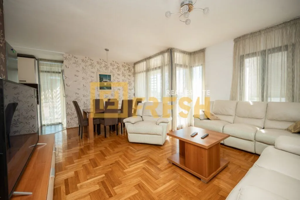 Izdavanje, trosoban stan, 80m², City Kvart, Podgorica