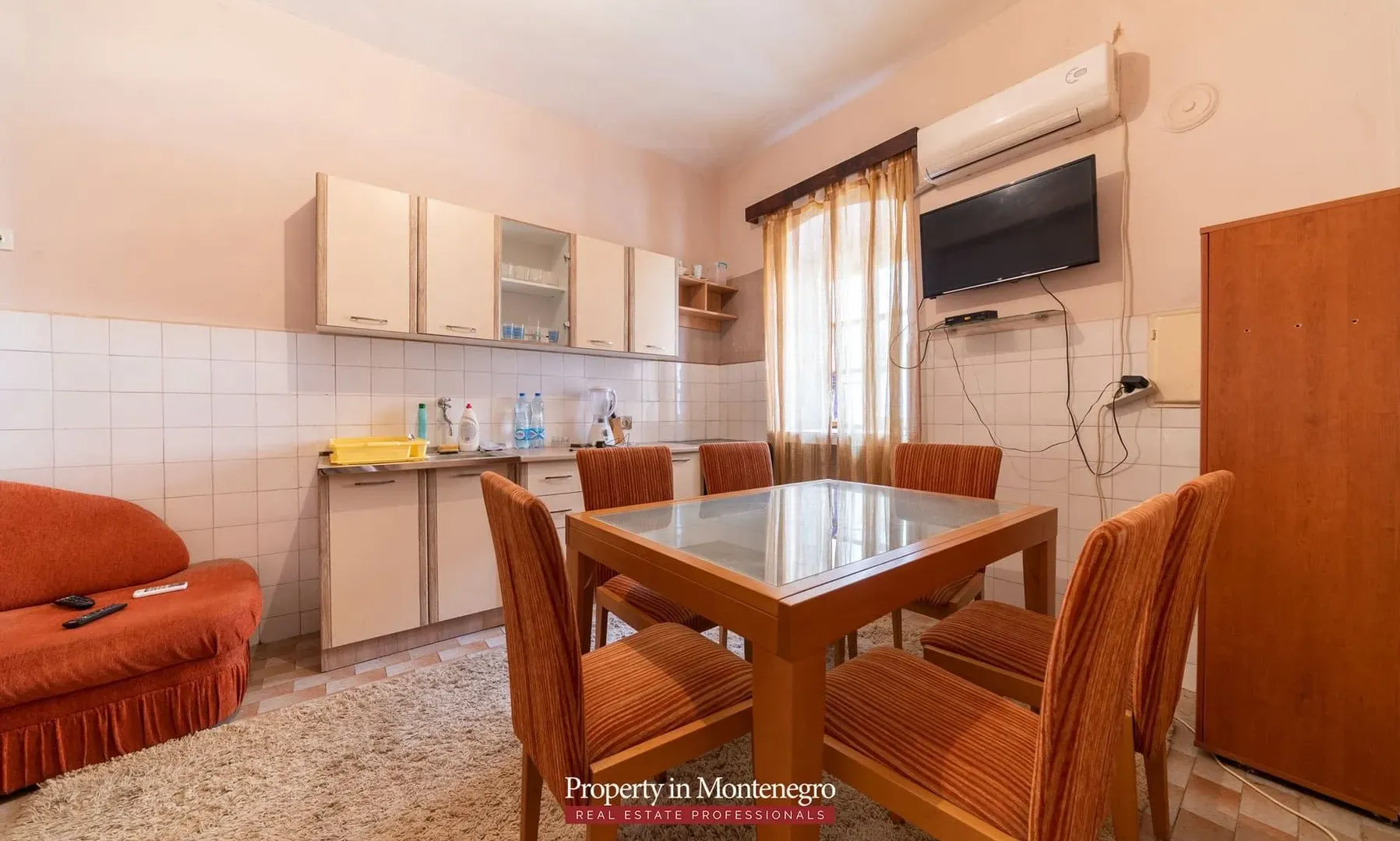 Prodaja, jednosoban stan, 42m², Perast, Kotor