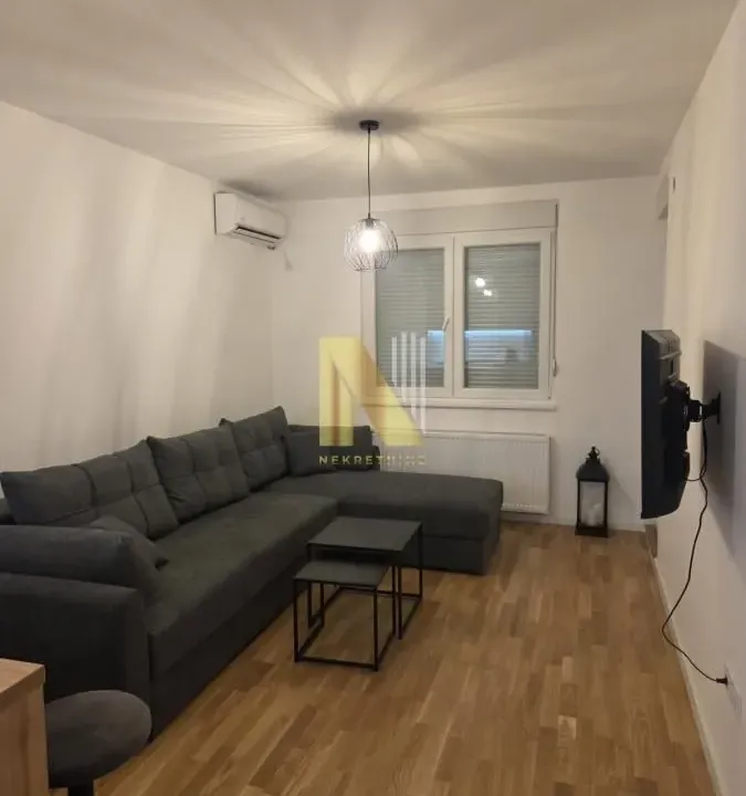 Izdavanje, dvosoban stan, 42m², Podbara, Novi Sad Sve Podlokacije