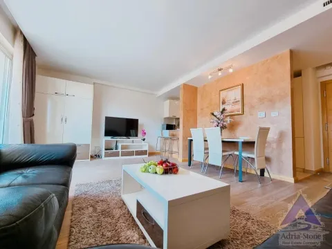 Rent, one bedroom apartment, 61m², Budva, Crna Gora - image 4