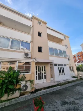 Rent, two bedroom apartment, 52m², Budva, Crna Gora - image 18