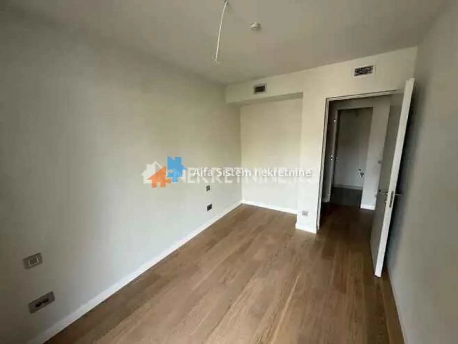 Izdavanje, trosoban stan, 78m², Novi Beograd Blok 65, Novi Beograd Sve Podlokacije
