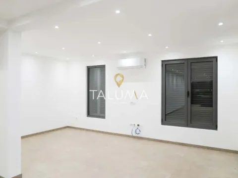 Prodaja, kuća, 420m², Blizikuće, Budva - image 9