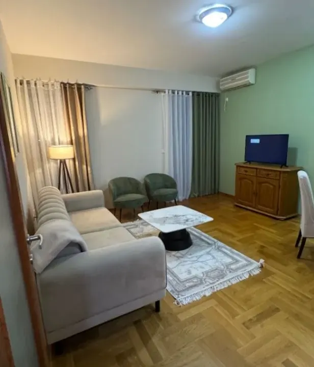 Izdavanje, jednosoban stan, 47m², Krivi Most, Podgorica