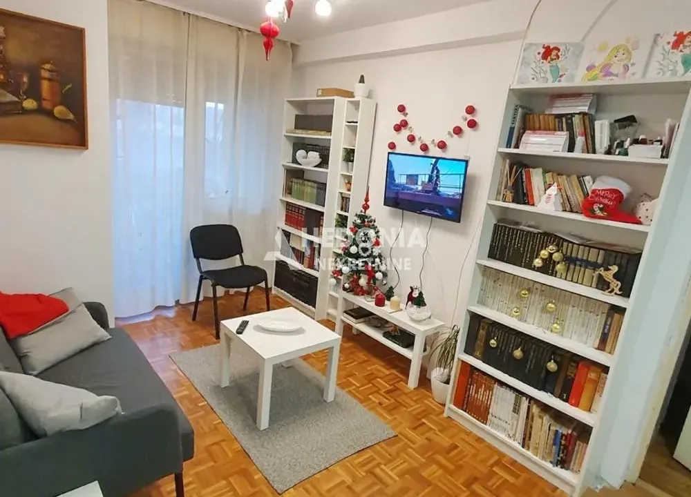 Prodaja, četvorosoban stan, 77m², Stari Grad, Beograd