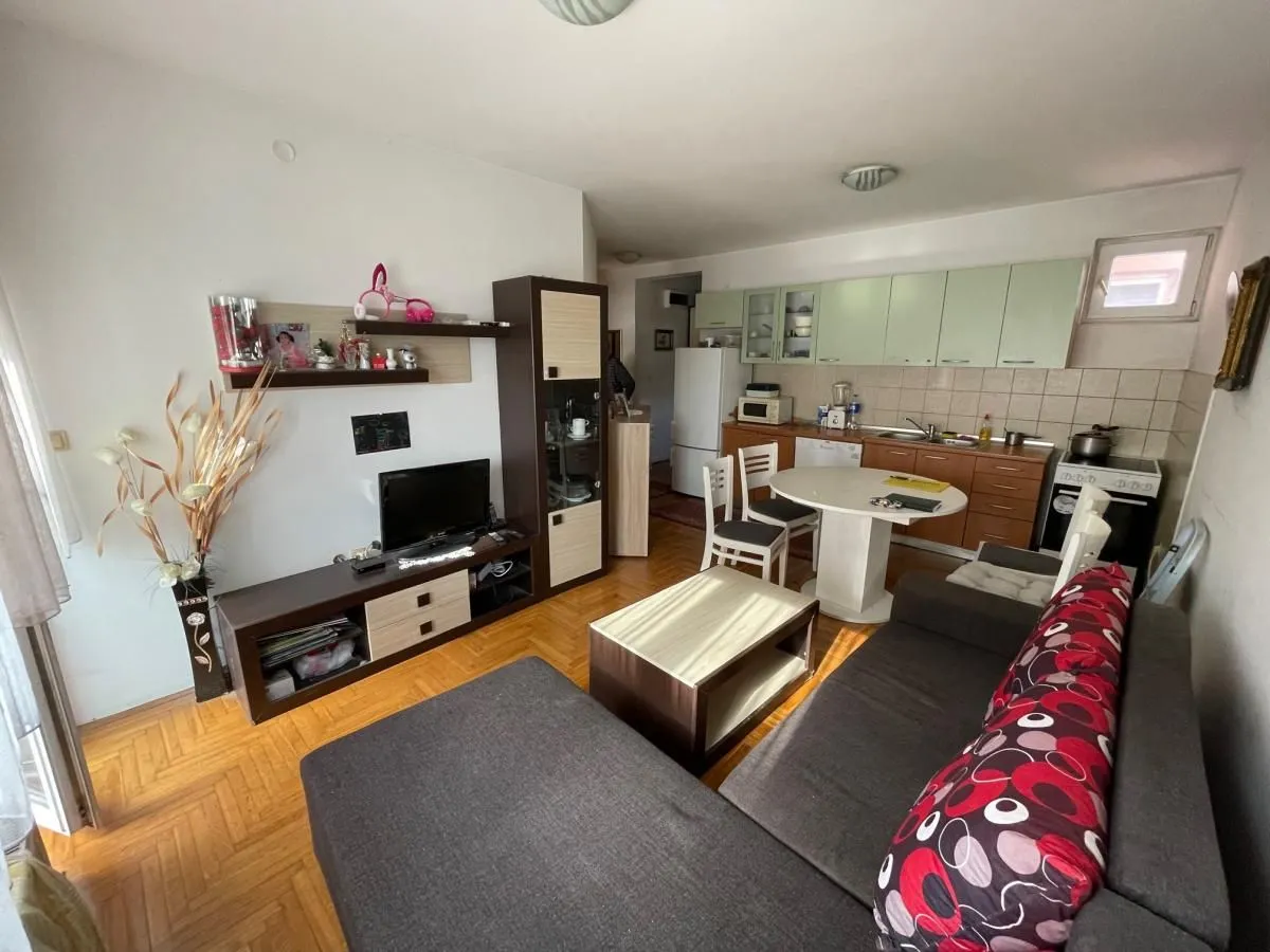 Prodaja, trosoban stan, 81m², Petrovaradin, Novi Sad