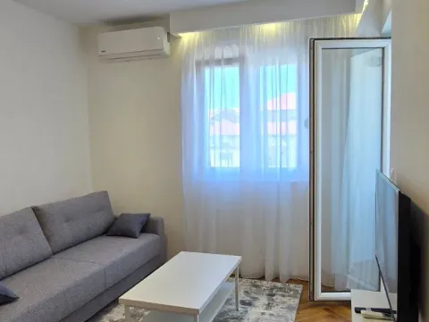 Izdavanje, jednosoban stan, 32m², Zabjelo, Podgorica - image 1