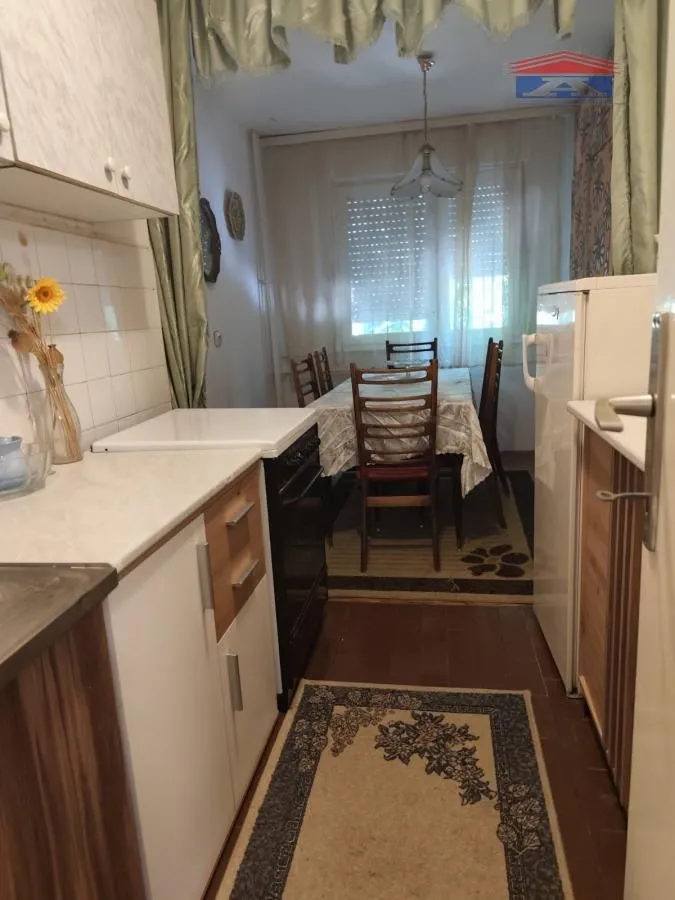 Izdavanje, trosoban stan, 80m², Novo naselje, Novi Sad