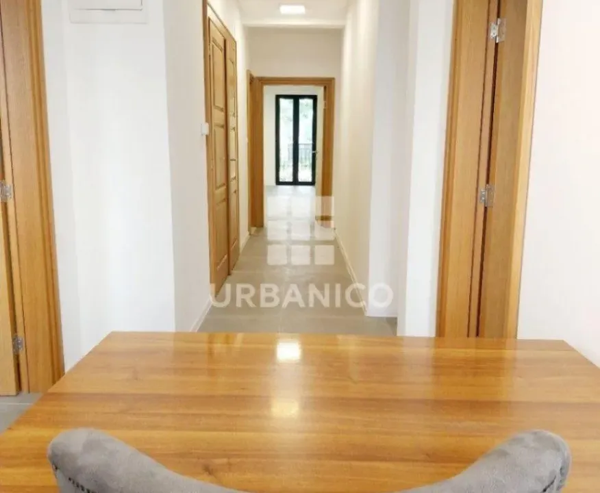 Izdavanje, poslovni prostor, 120m², Centar, Podgorica