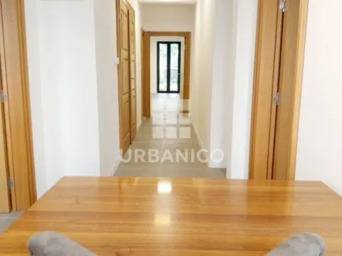 Izdavanje, poslovni prostor, 120m², Centar, Podgorica