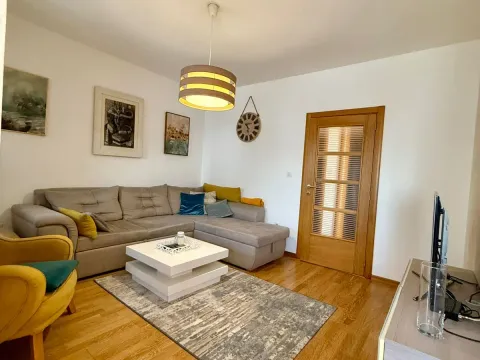 Rent, one bedroom apartment, 47m², Blok 9, Podgorica - image 5