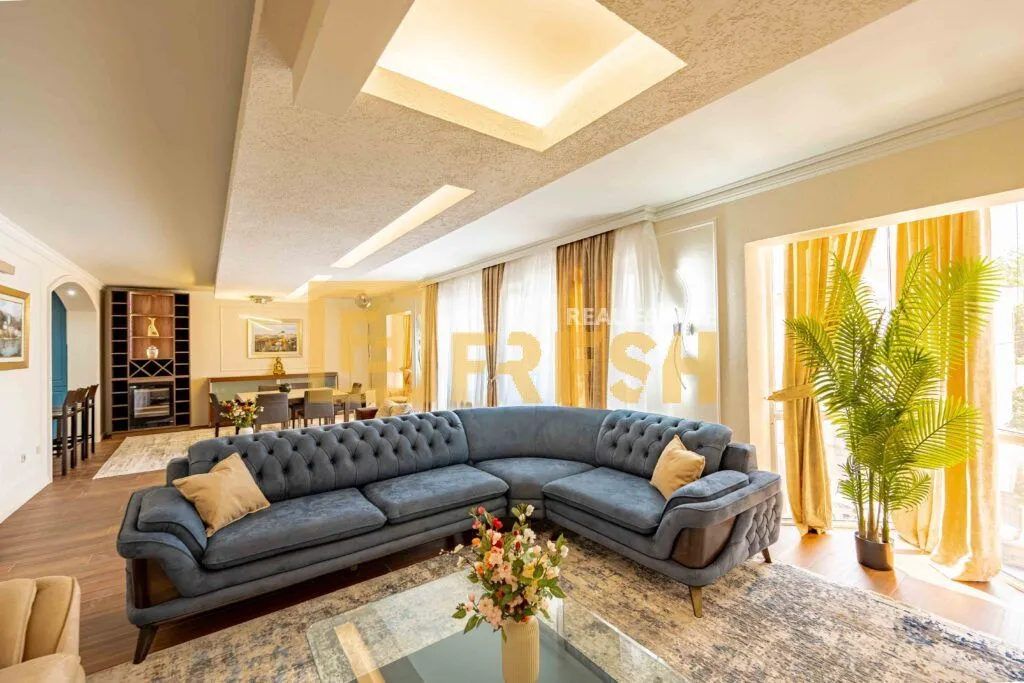 Prodaja, trosoban stan, 202m², Gorica C, Podgorica