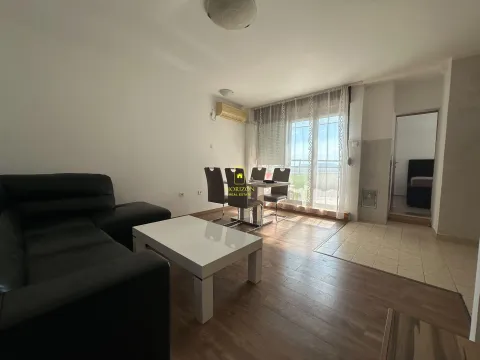 Rent, one bedroom apartment, 42m², Blok 6, Podgorica - image 3