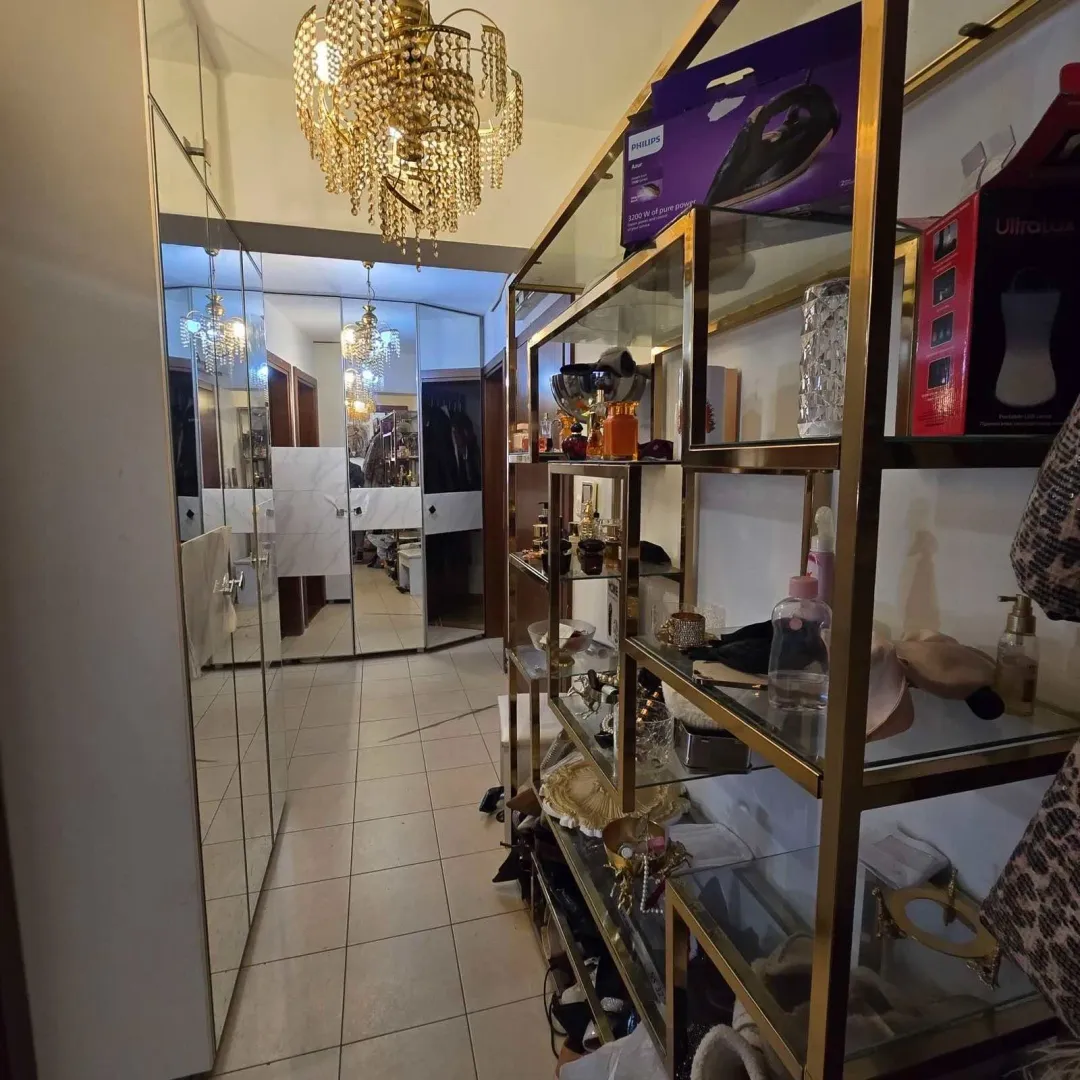 Prodaja, trosoban stan, 120m², Tološka šuma, Podgorica