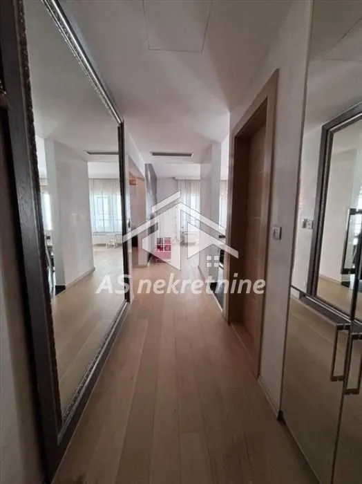 Rent, four bedroom apartment, 105m², Savski Venac, Beograd