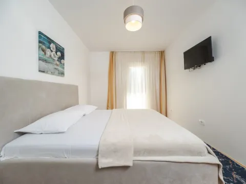 Rent, one bedroom apartment, 56m², Budva, Crna Gora - image 5