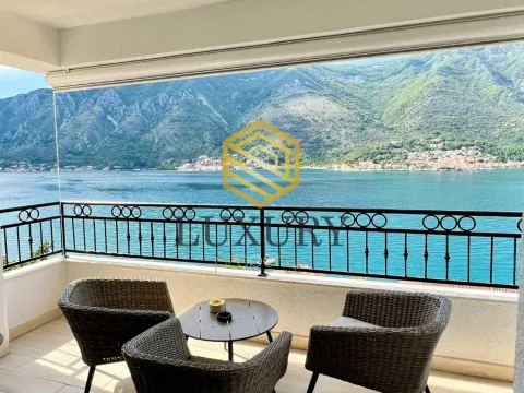 Sale, two bedroom apartment, 85m², Dobrota, Kotor - image 5