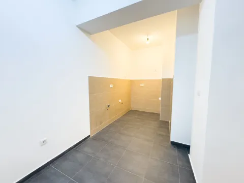 Rent, two bedroom apartment, 58m², Ljubović, Podgorica - image 8