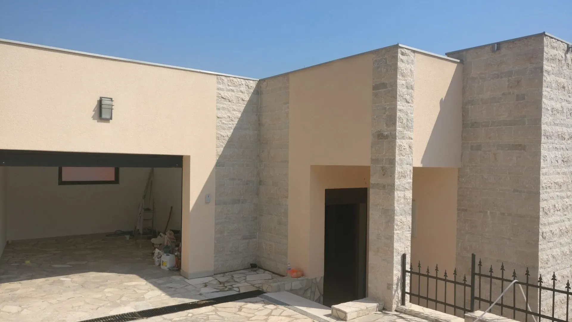 Sale, house, 220m², Šušanj, Bar