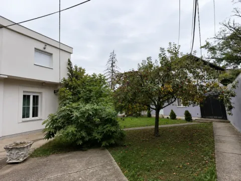 Rent, two bedroom apartment, 120m², Jajinci, Voždovac Sve Podlokacije - image 15