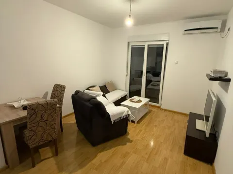 Rent, one bedroom apartment, 45m², Tuški Put, Podgorica - image 2