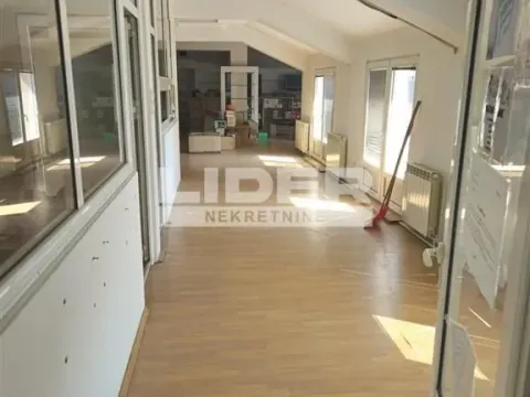 Izdavanje, poslovni prostor, 1000m², Dušanovac, Voždovac Sve Podlokacije - image 2