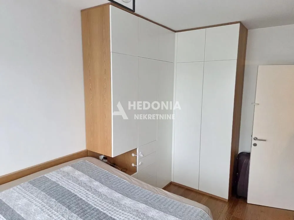 Prodaja, dvosoban stan, 49m², Zemun Centar, Zemun Sve Podlokacije