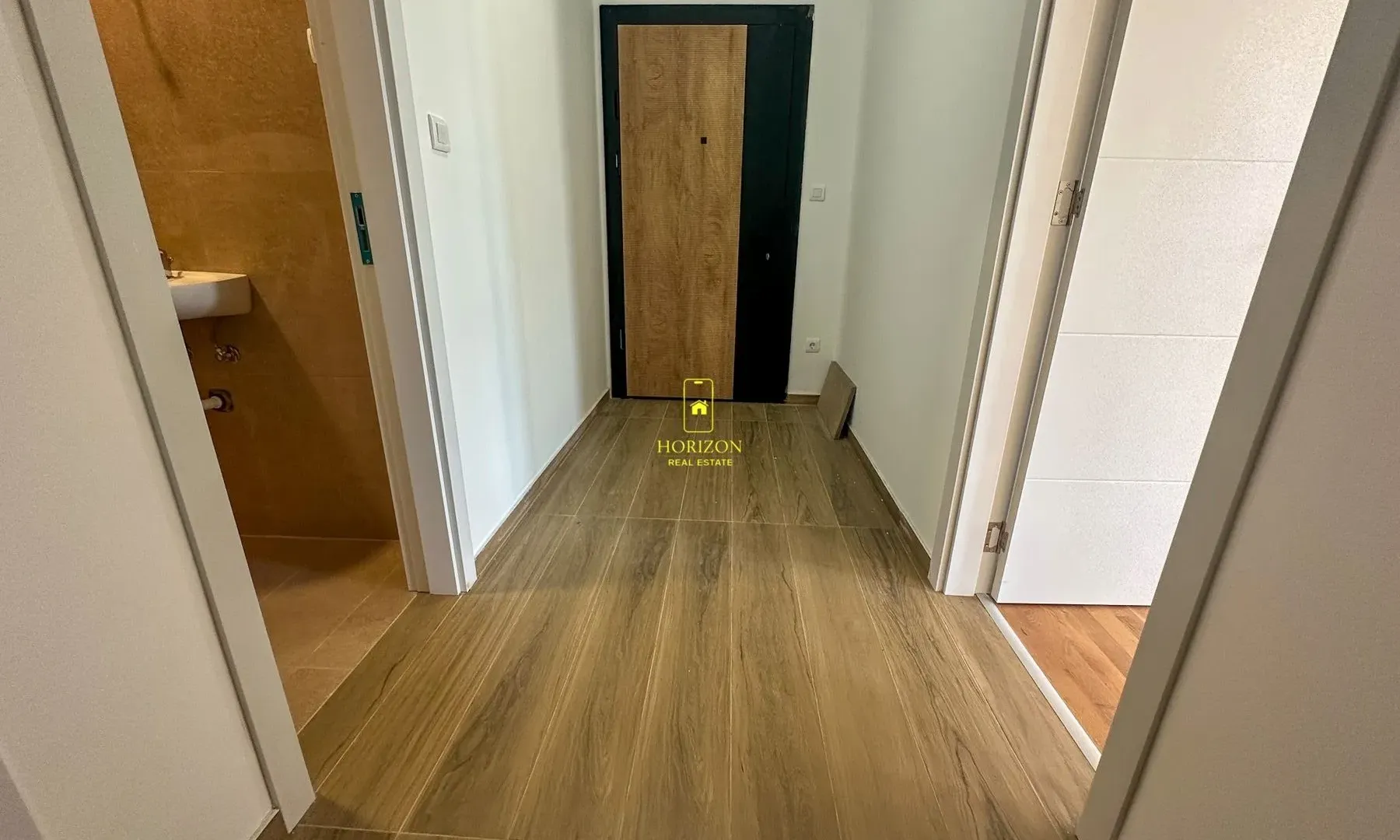Prodaja, dvosoban stan, 64m², Tološi, Podgorica