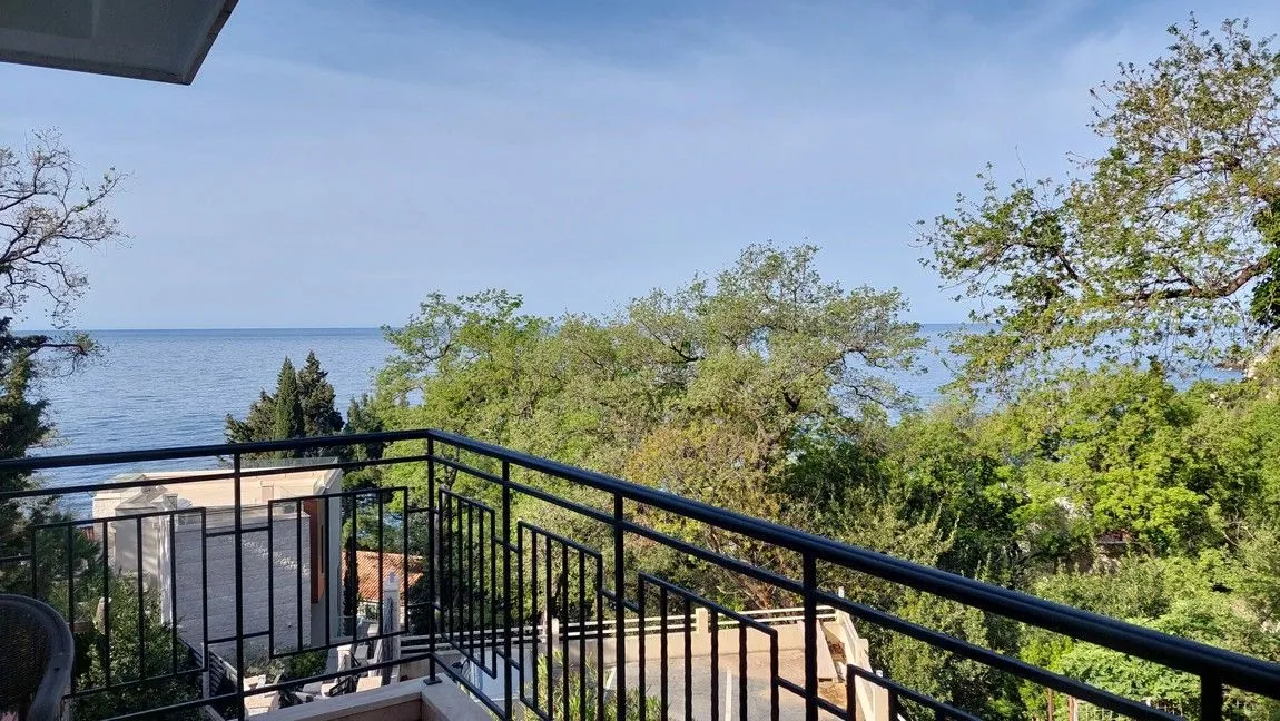 Sale, house, 400m², Perazića do, Budva