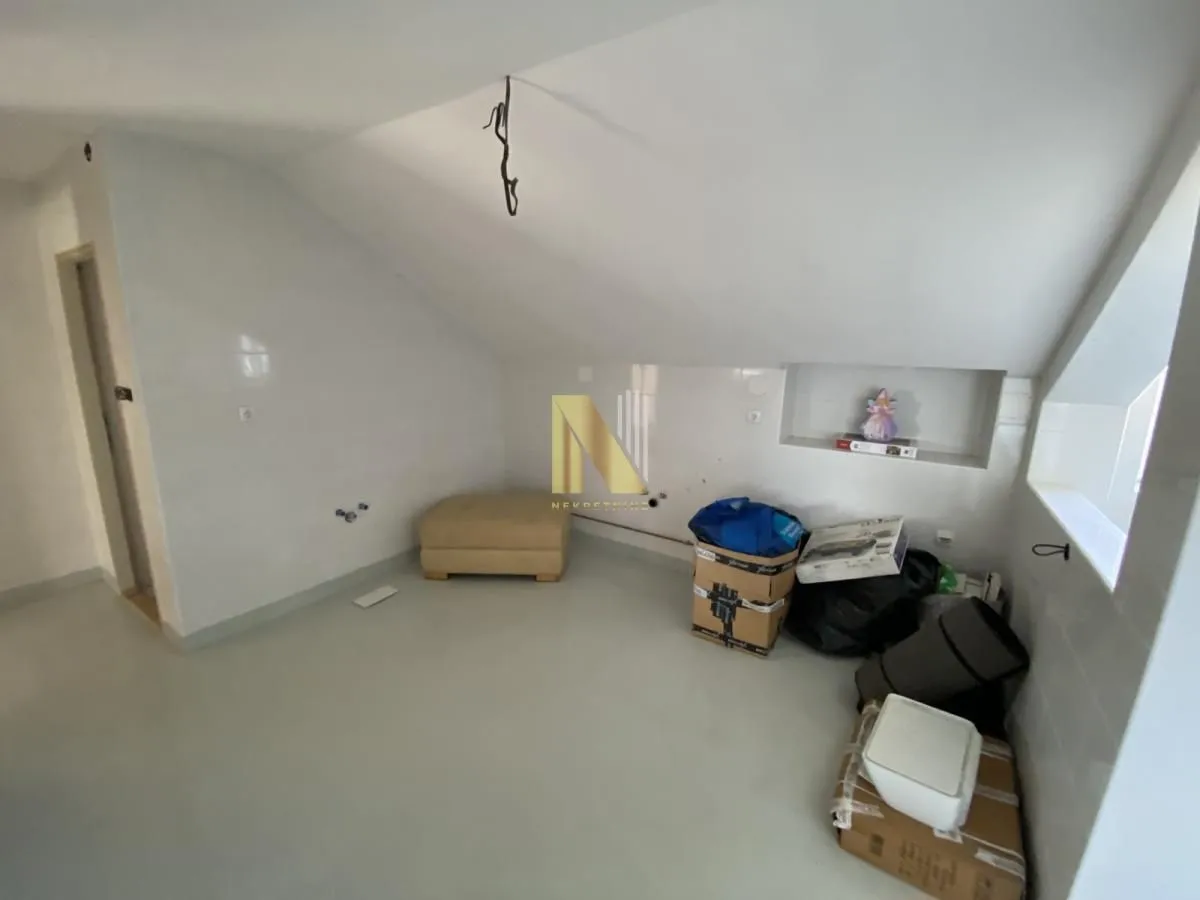 Prodaja, kuća, 224m², Kać, Novi Sad Sve Podlokacije