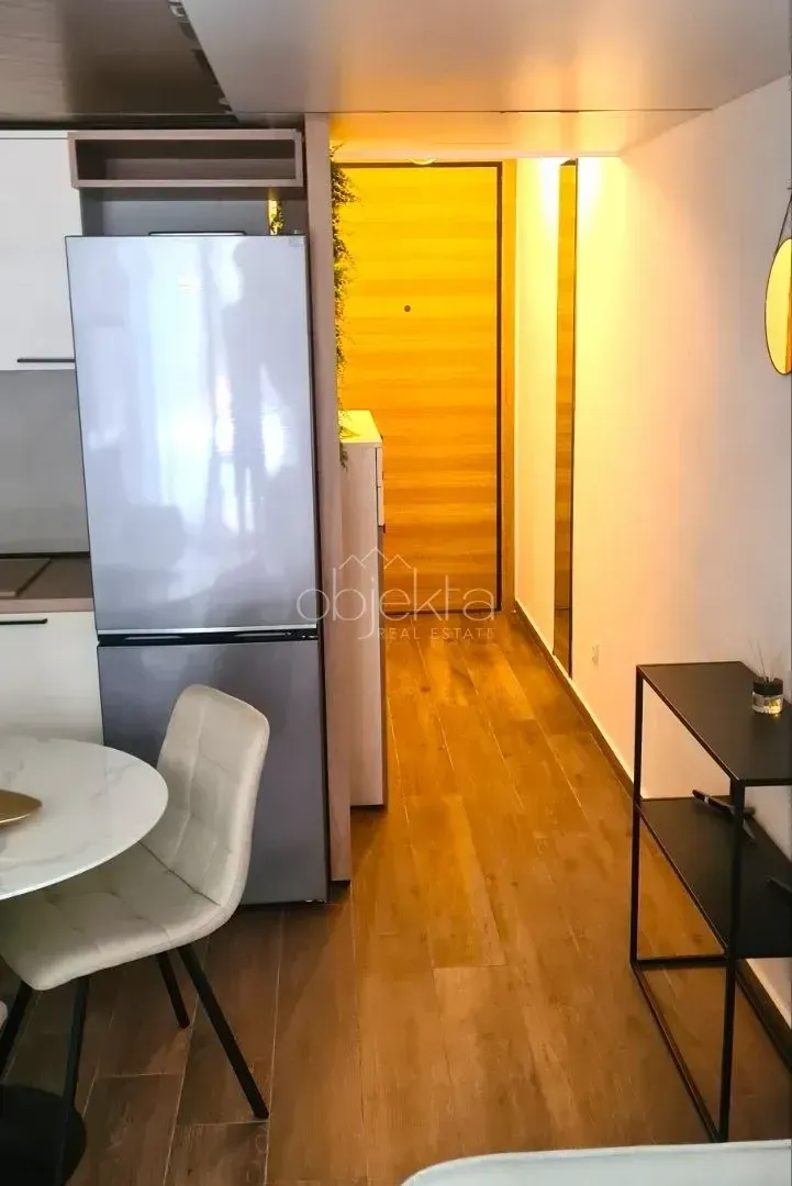 Izdavanje, stan, 25m², Kotor, Crna Gora