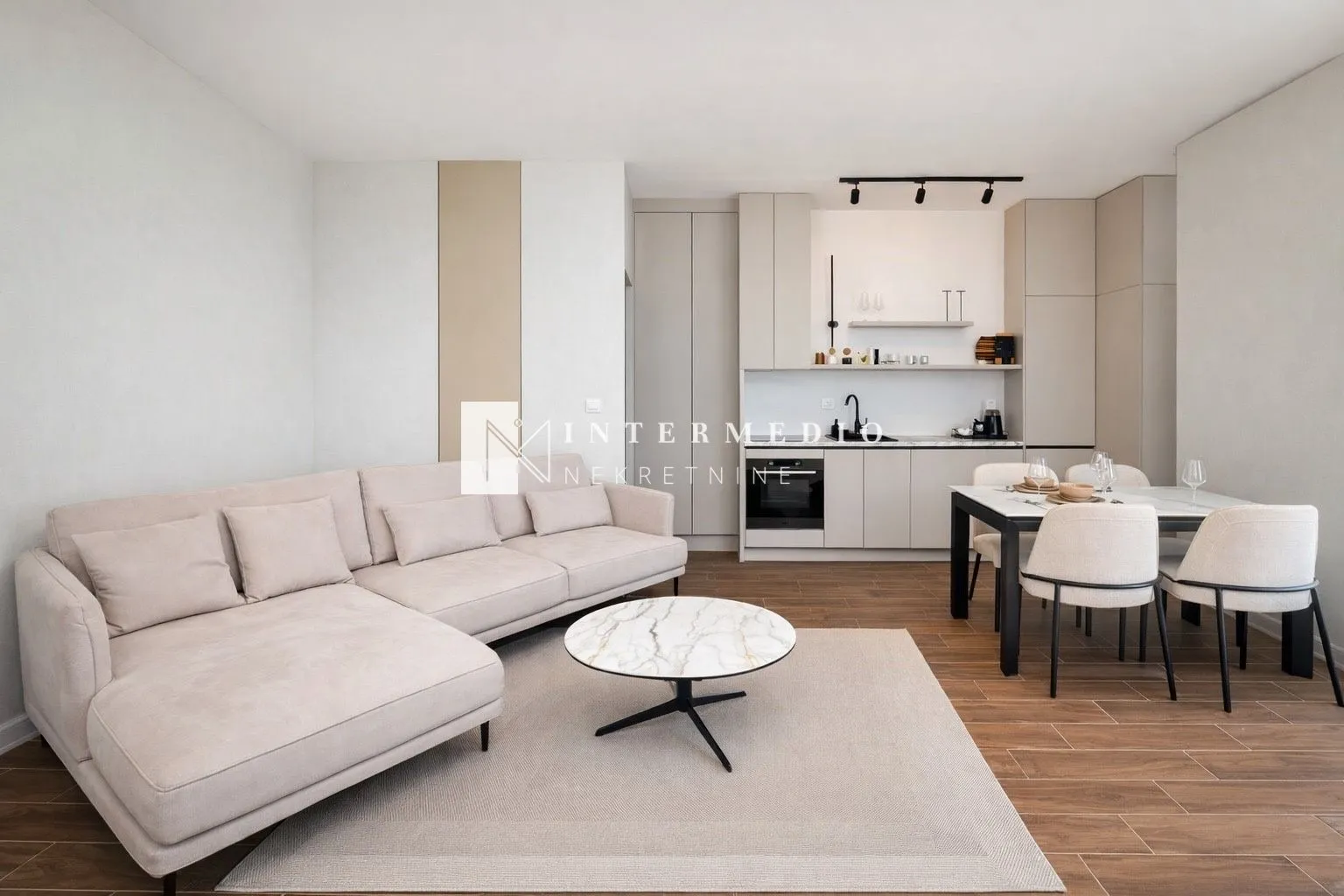 Prodaja, dvosoban stan, 59m², Njivice, Herceg Novi