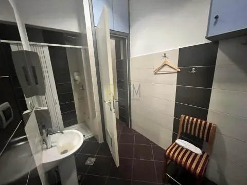 Sale, office space, 327m², Blok 5, Podgorica - image 10
