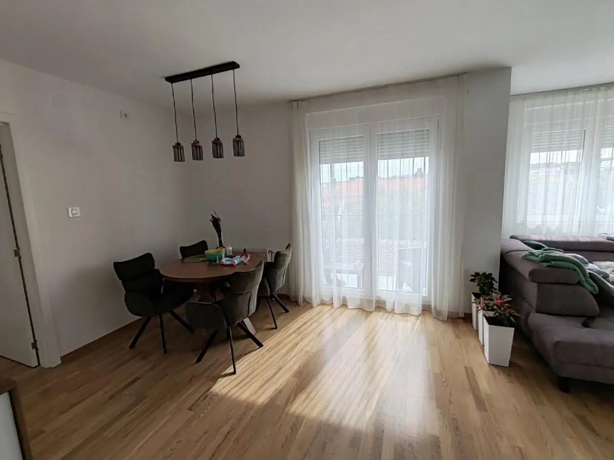 Prodaja, stan, 107m², Petrovaradin, Novi Sad
