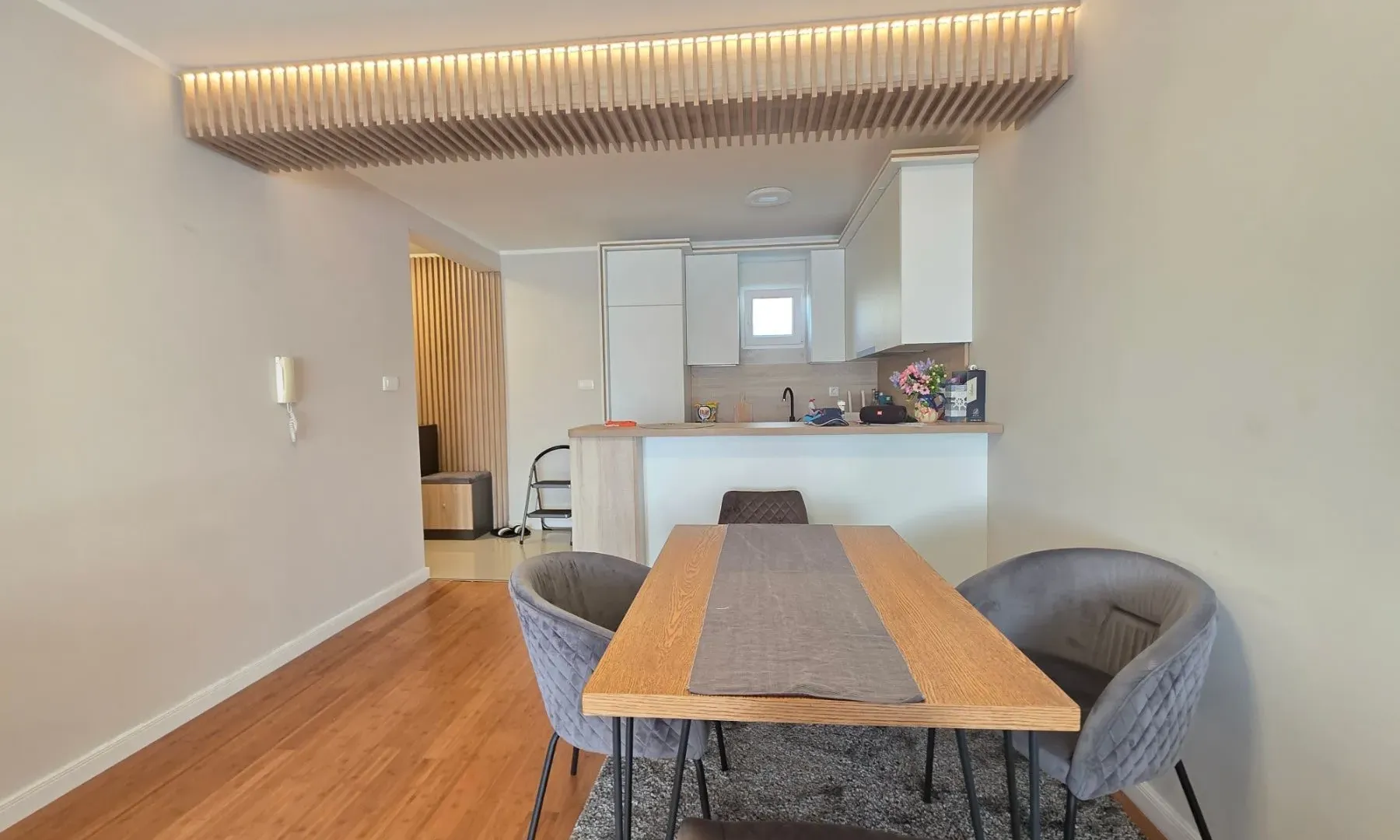 Prodaja, dvosoban stan, 68m², Pržno, Budva