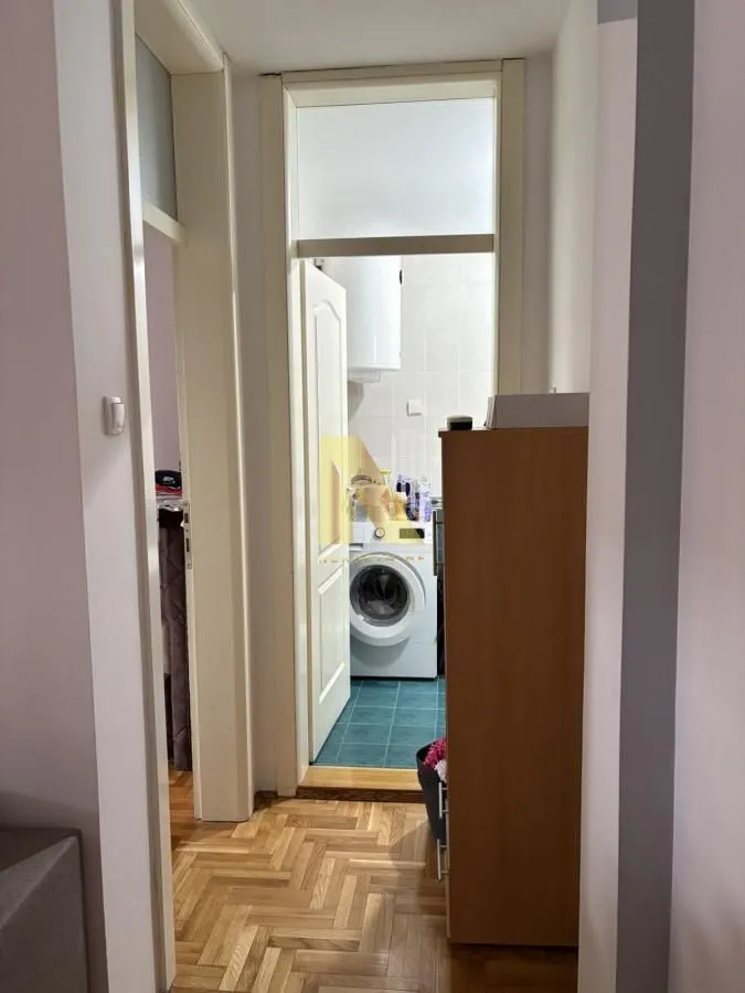 Izdavanje, dvosoban stan, 40m², Bulevar Oslobodjenja, Novi Sad Sve Podlokacije