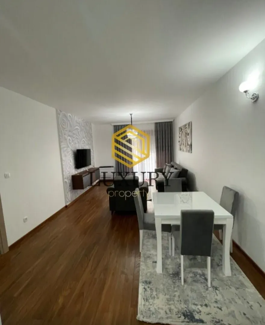 Izdavanje, dvosoban stan, 70m², Master Kvart, Podgorica