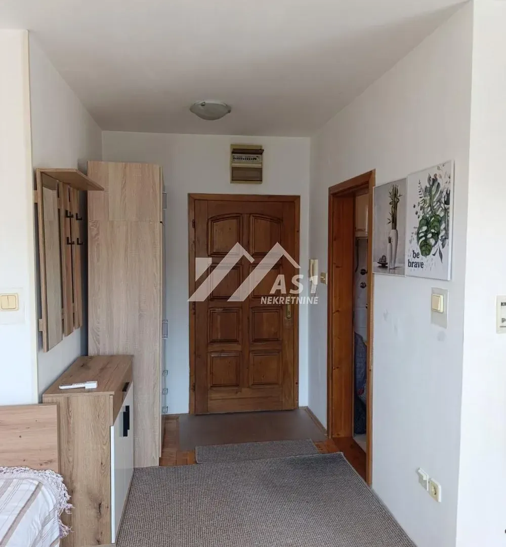 Izdavanje, stan, 24m², Grbavica, Novi Sad Sve Podlokacije