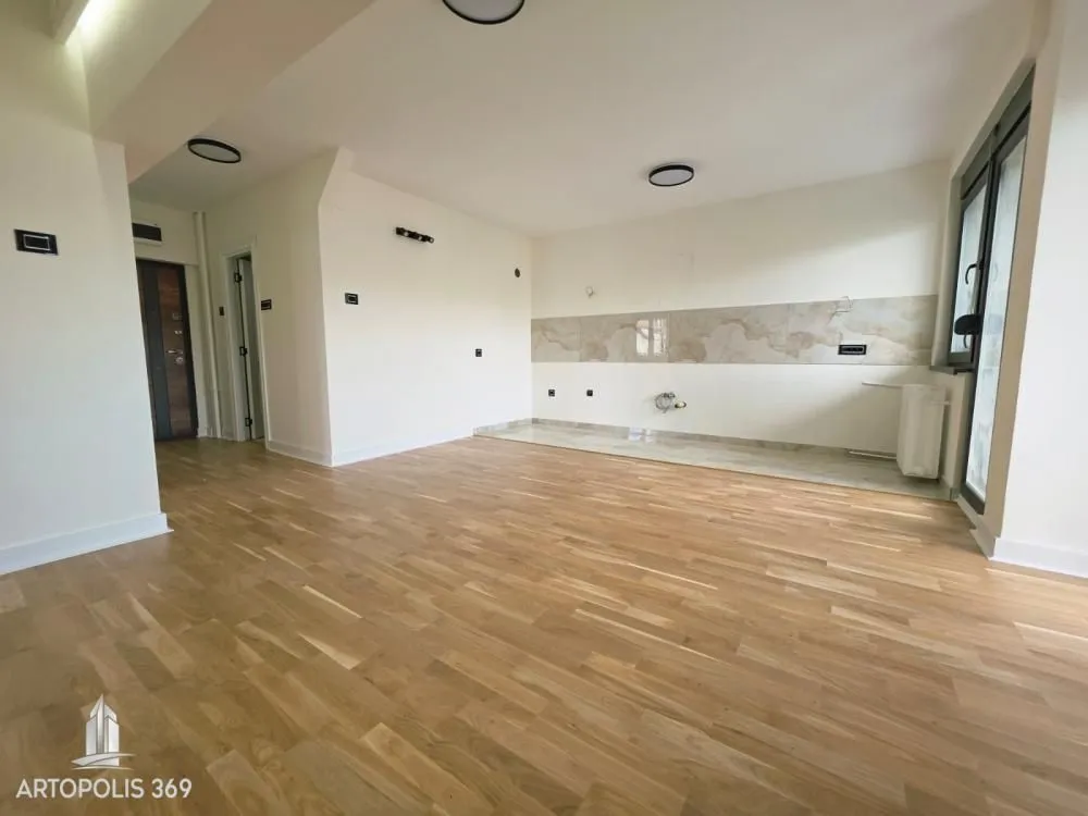 Prodaja, trosoban stan, 75m², Vračar Hram, Vračar Sve Podlokacije