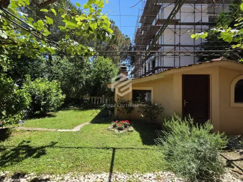 Izdavanje, trosoban stan, 110m², Gorica C, Podgorica - image 19