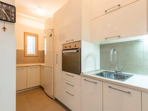 Sale, one bedroom apartment, 46m², Petrovac, Budva - image 10