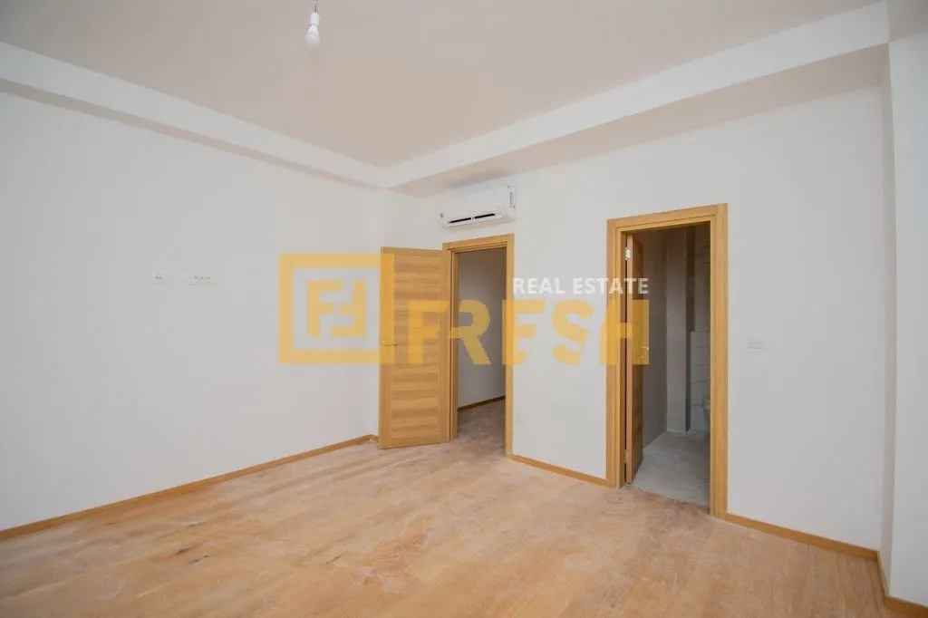 Rent, four bedroom apartment, 150m², Centar, Podgorica