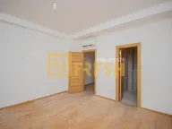 Izdavanje, četvorosoban stan, 150m², Centar, Podgorica - image 13