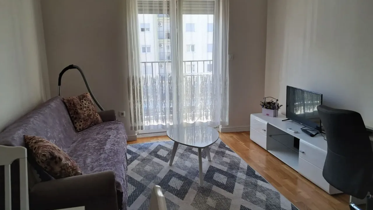 Rent, one bedroom apartment, 40m², Pobrežje, Podgorica