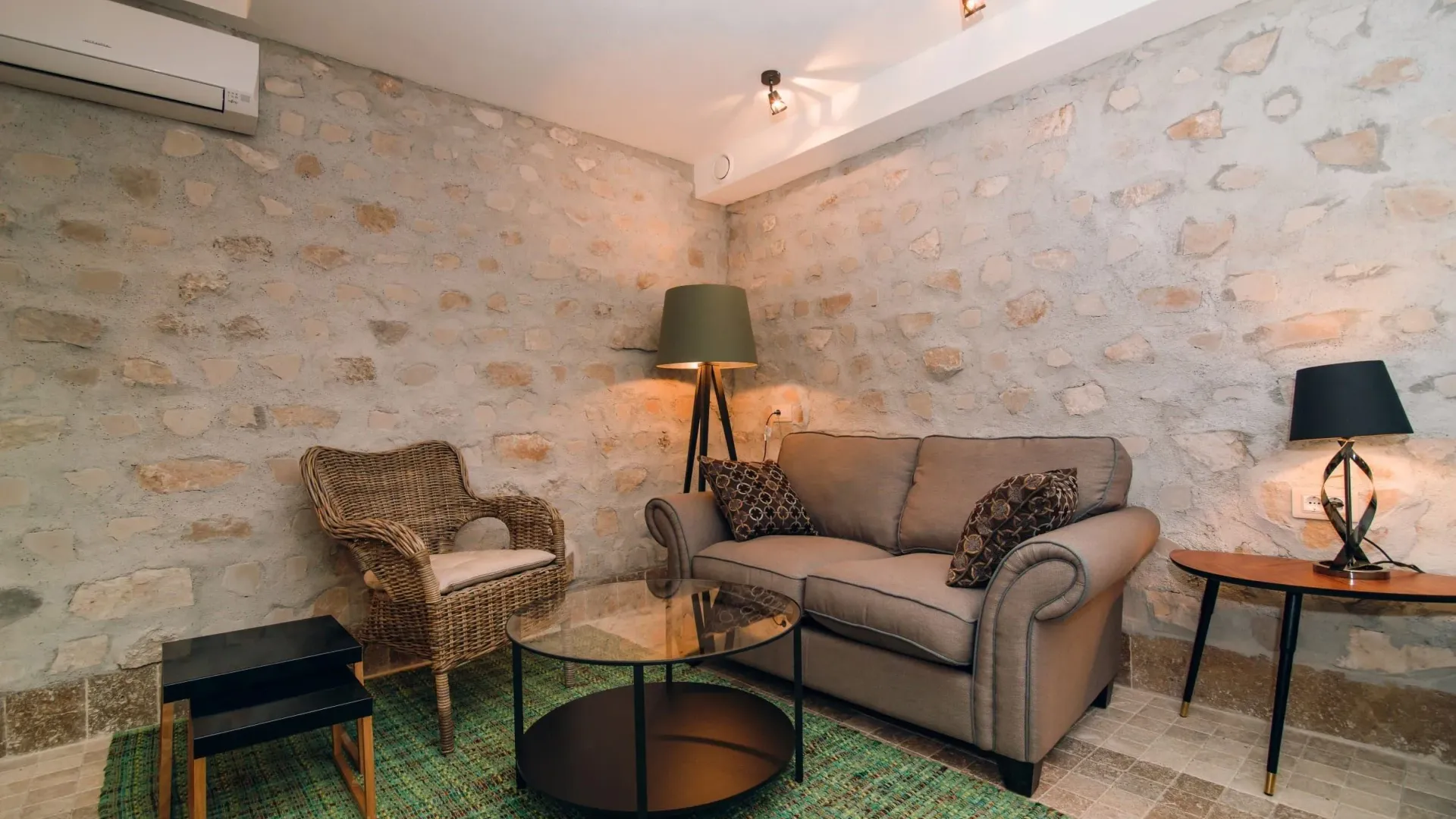 Sale, house, 550m², Reževići, Budva