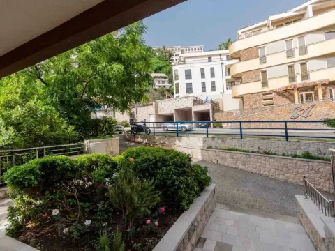 Izdavanje, jednosoban stan, 47m², Budva, Crna Gora - image 21