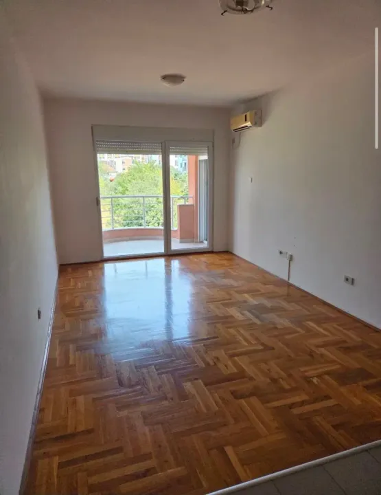Rent, one bedroom apartment, 46m², Krivi Most, Podgorica