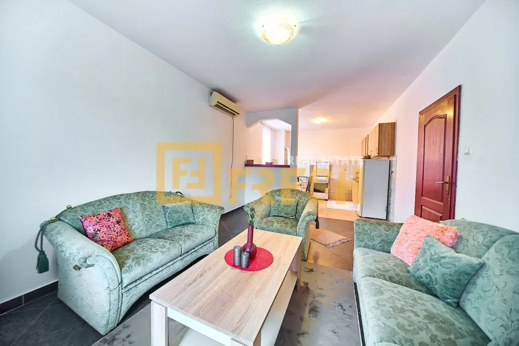 Izdavanje, dvosoban stan, 90m², Zagorič, Podgorica