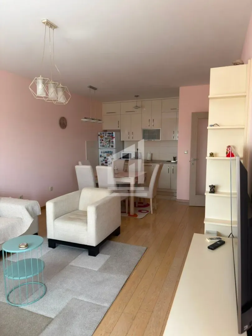 Izdavanje, dvosoban stan, 70m², City Kvart, Podgorica