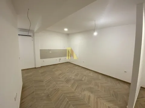 Prodaja, dvosoban stan, 43m², Rotkvarija, Novi Sad Sve Podlokacije - image 2